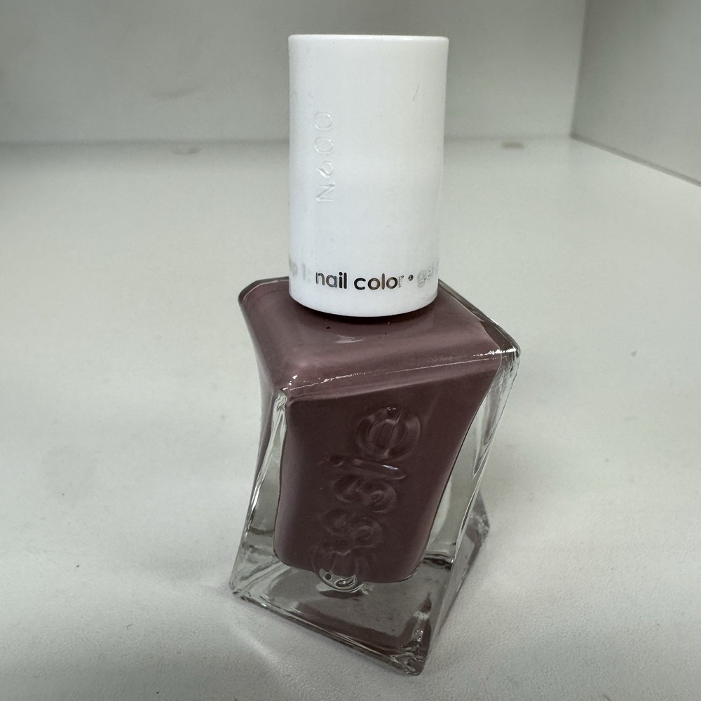Essie Gel‎ Couture Nail Color #70 Take Me To thread - New without box